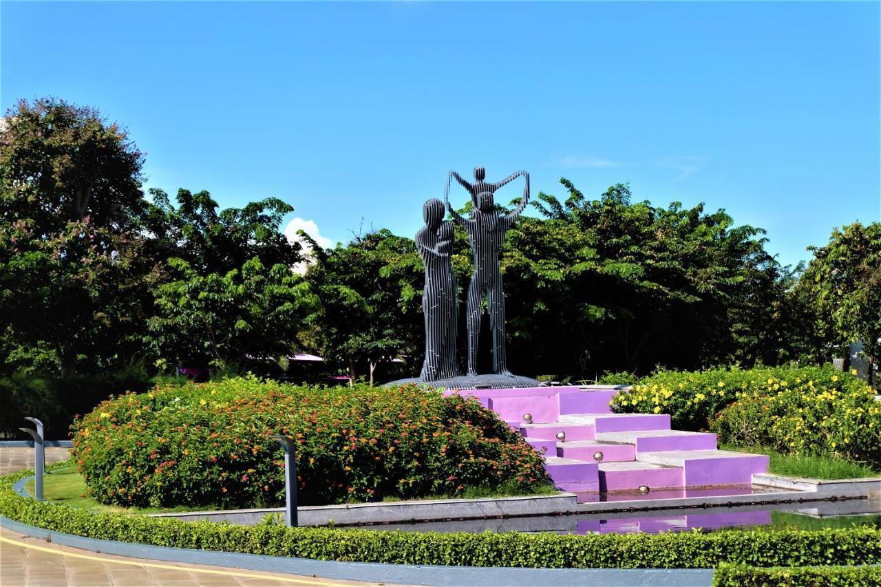 Private Villa At Oceanami Resort Phuochai 外观 照片