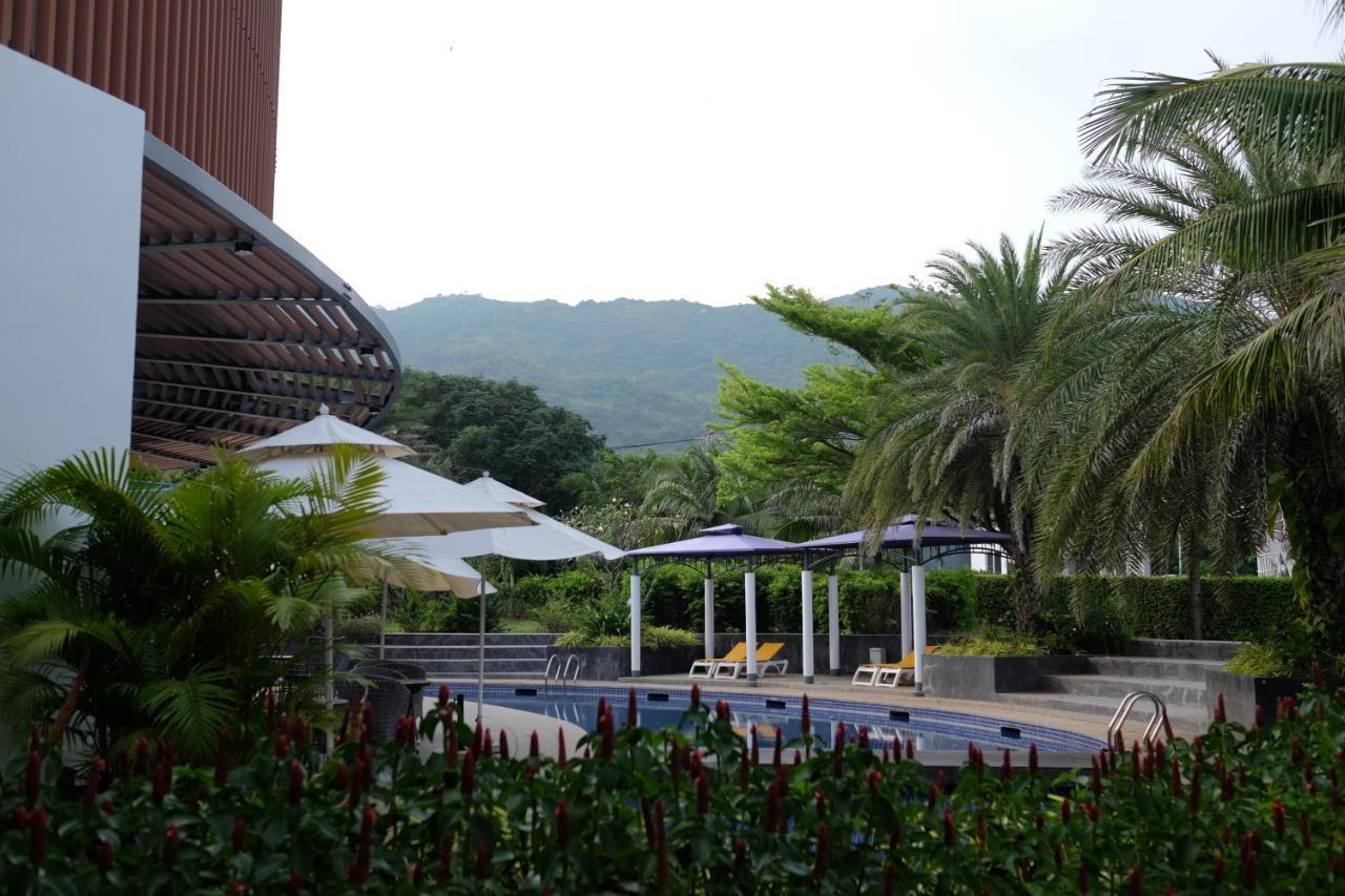 Private Villa At Oceanami Resort Phuochai 外观 照片
